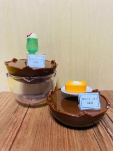 レトロ喫茶×白スニーカー!