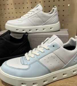 【小名浜店】突然の雨でもへっちゃら！全天候型スニーカー☔👟