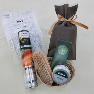 【弘前店】プレゼントにもおすすめのシューケア🎁